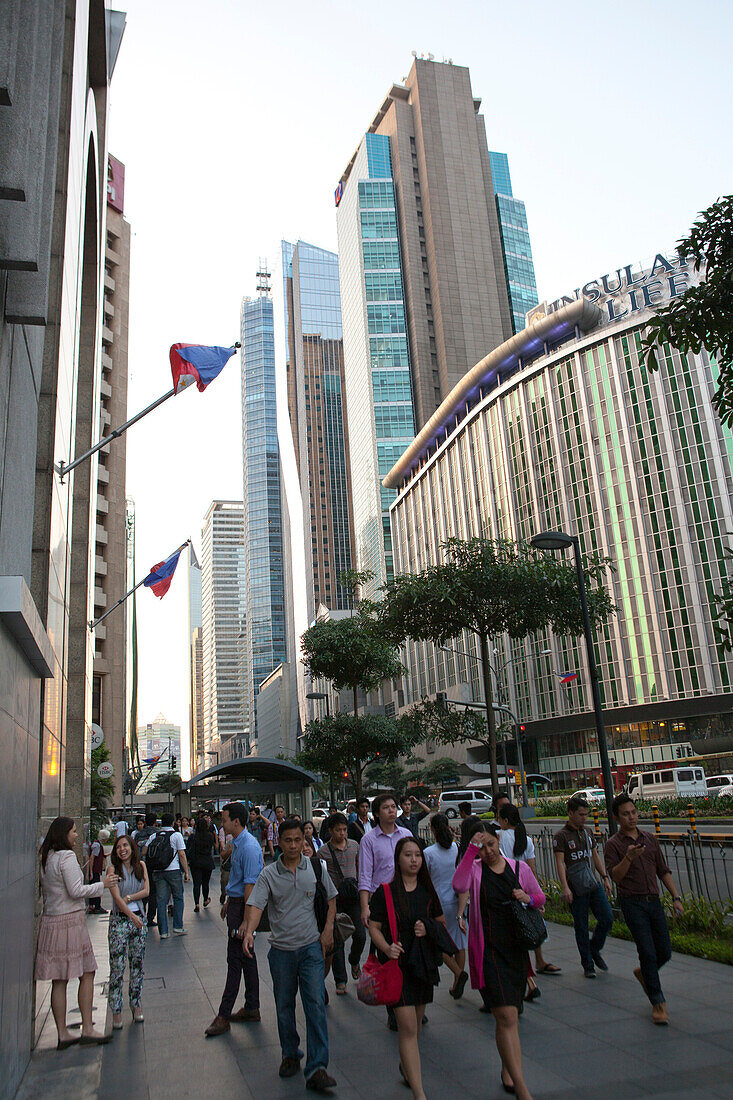 Ayala Avenue in Makati City, the financial and business district in the center oft he capital Metro Manila, Phillipines, Asia