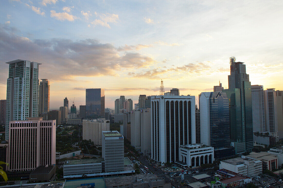 Makati City, Finanz- und Geschaeftszentrum in der Hauptstadtregion Metro Manila, Philippinen, Asien