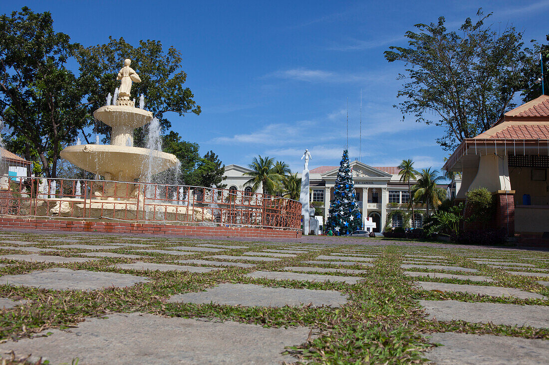 Aurora Park in Laoag City, capital of Ilocos Norte province on the main island Luzon, Kapitol der Provinz Ilocos Norte in Laoag City, Asia