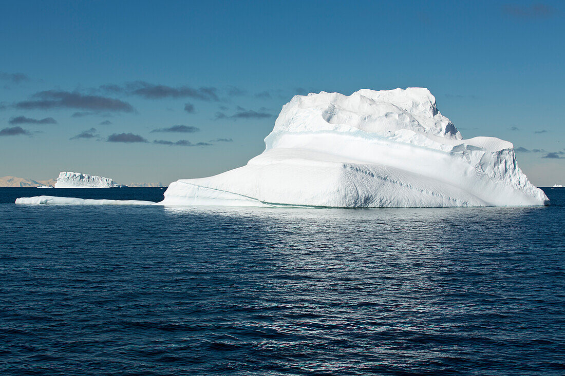 Eisberg im Sonnenlicht, Marguerite Bay, Antarktis
