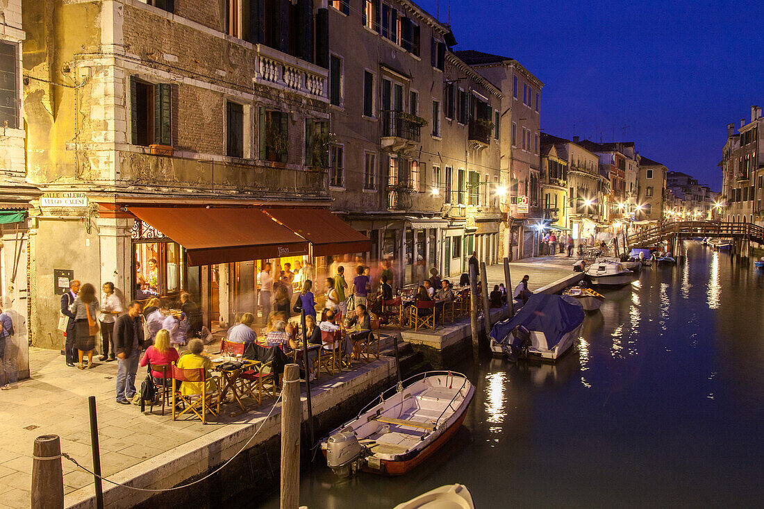 Al Timon Restaurant on Fondamenta Ormesini, summer evening, Cannaregio, Venice, Italy