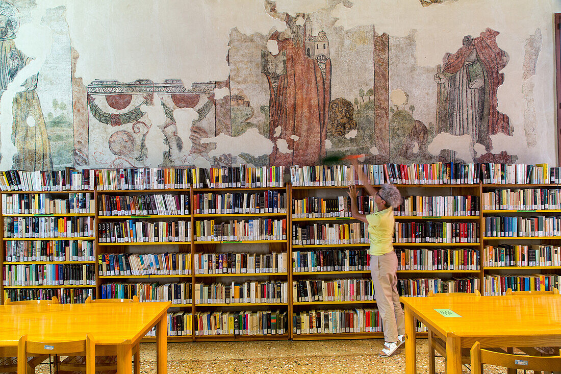 Scoletta dei Calegheri, public library in former shoemakers guild hall, Venice, Italy