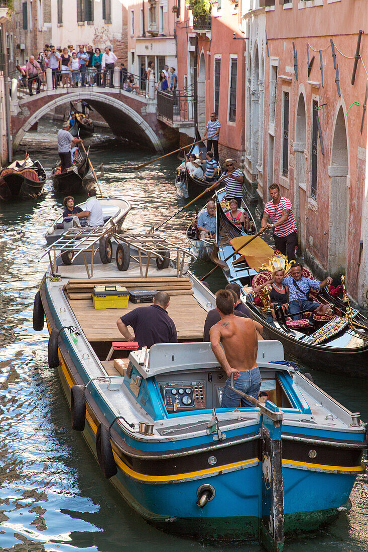 Transportkahn, Barke, Stau, Motorboote, Lieferung, Seitenkanal, Venedig, Italien