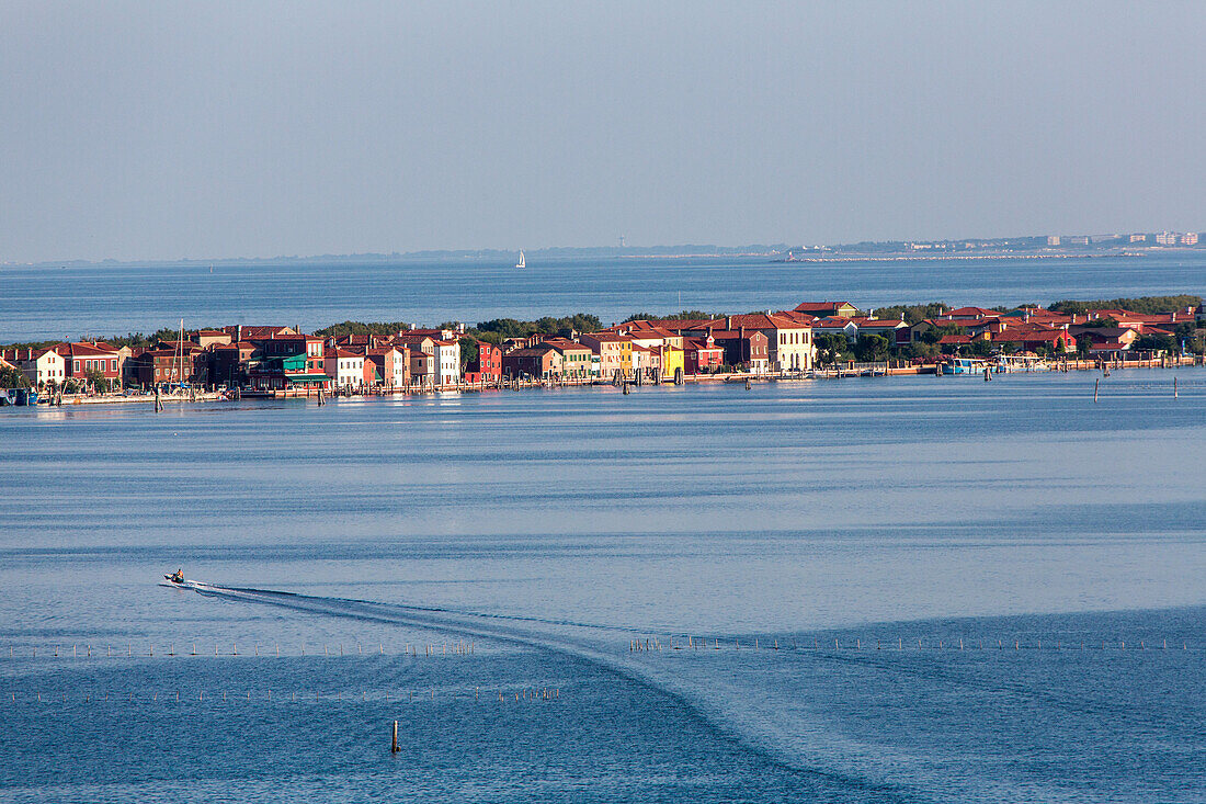 Fischerdorf und Insel Pellestrina, Schutzwall, Lagune von Venedig, Italien
