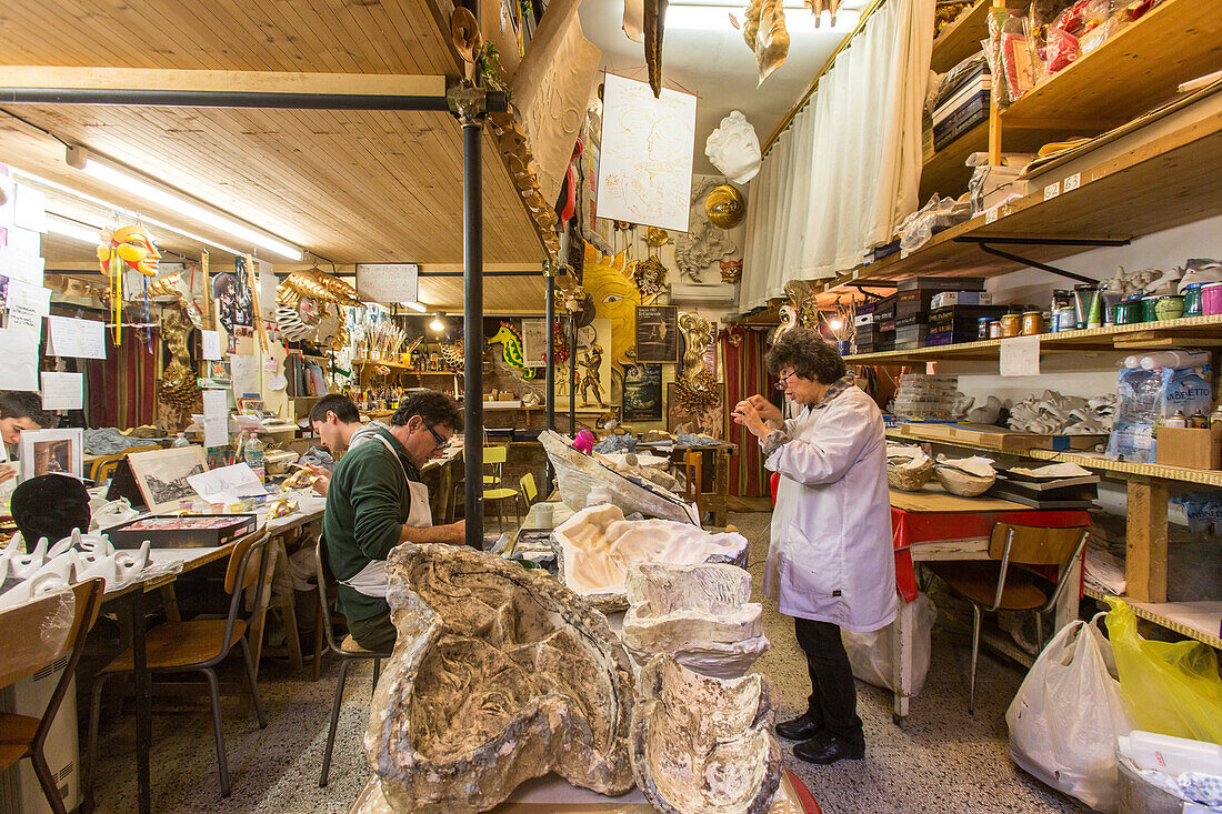 Mascareri, master mask maker, carnival, Gualtiero Dall'Osto, traditional Venetian mask maker, workshop Tragicomica, Venice Italy