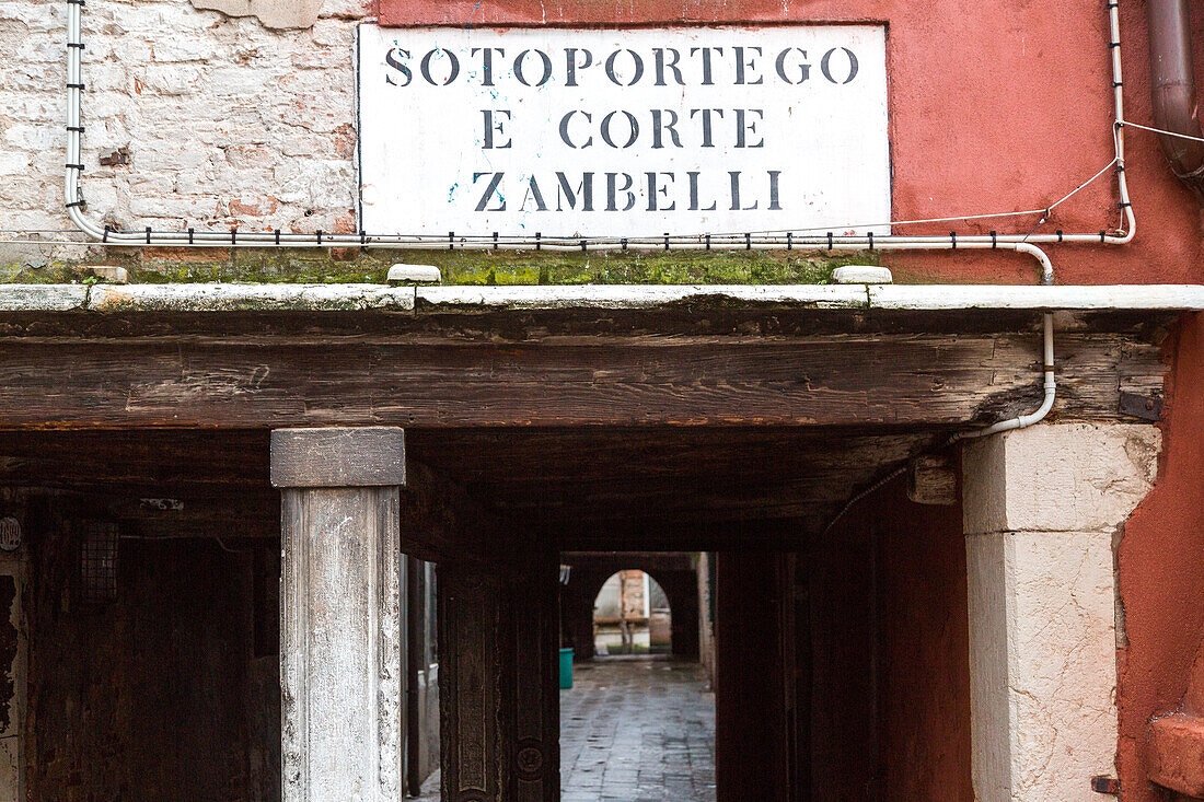 Nizioleto, small cloth, painted street signs, walls, directions, historic, traditional, Venice, Italy