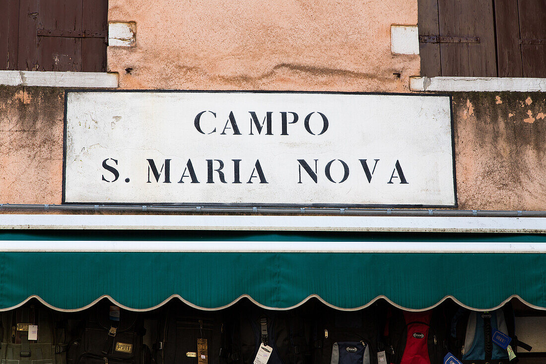 Nizioleto, small cloth, painted street signs, walls, directions, historic, traditional, Venice, Italy