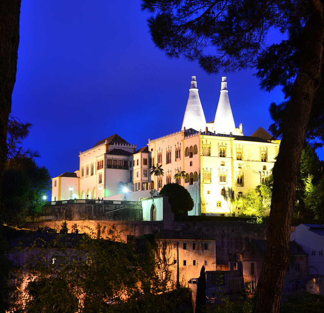 Sintra mit Palacio National, Umgebung von Lissabon, Portugal