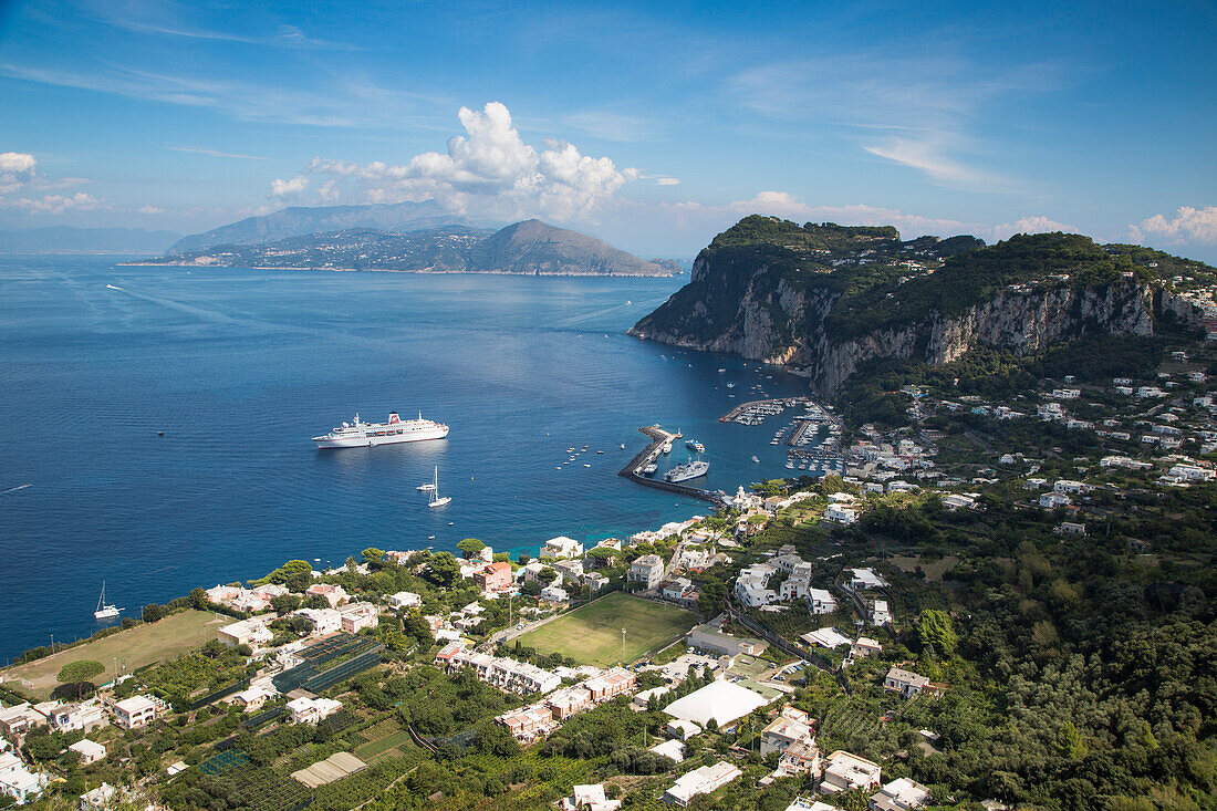 Cruise ship MS Deutschland (Reederei Peter Deilmann) at anchor in harbour, Isola di Capri, Campania, Italy