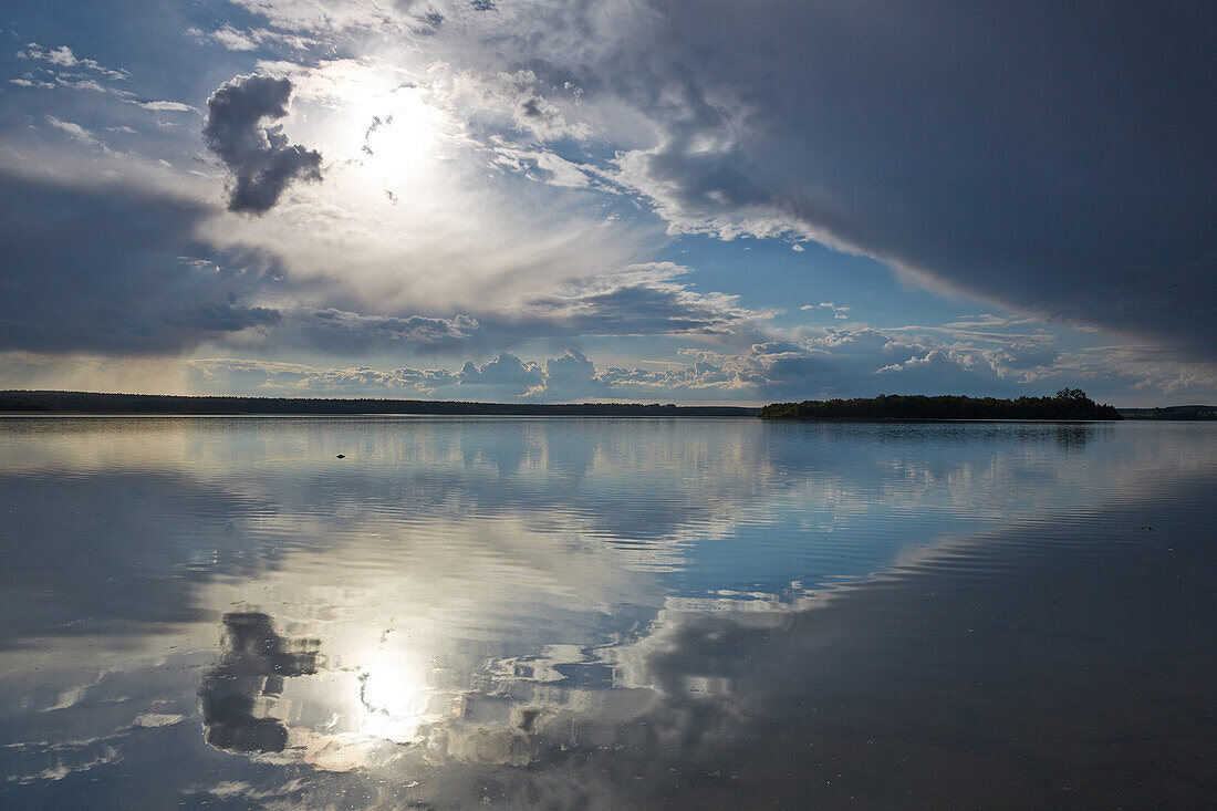 Gewitterwolken am Krakower See, Naturpark Nossentiner-Schwinzer Heide, Mecklenburg Vorpommern, Deutschland