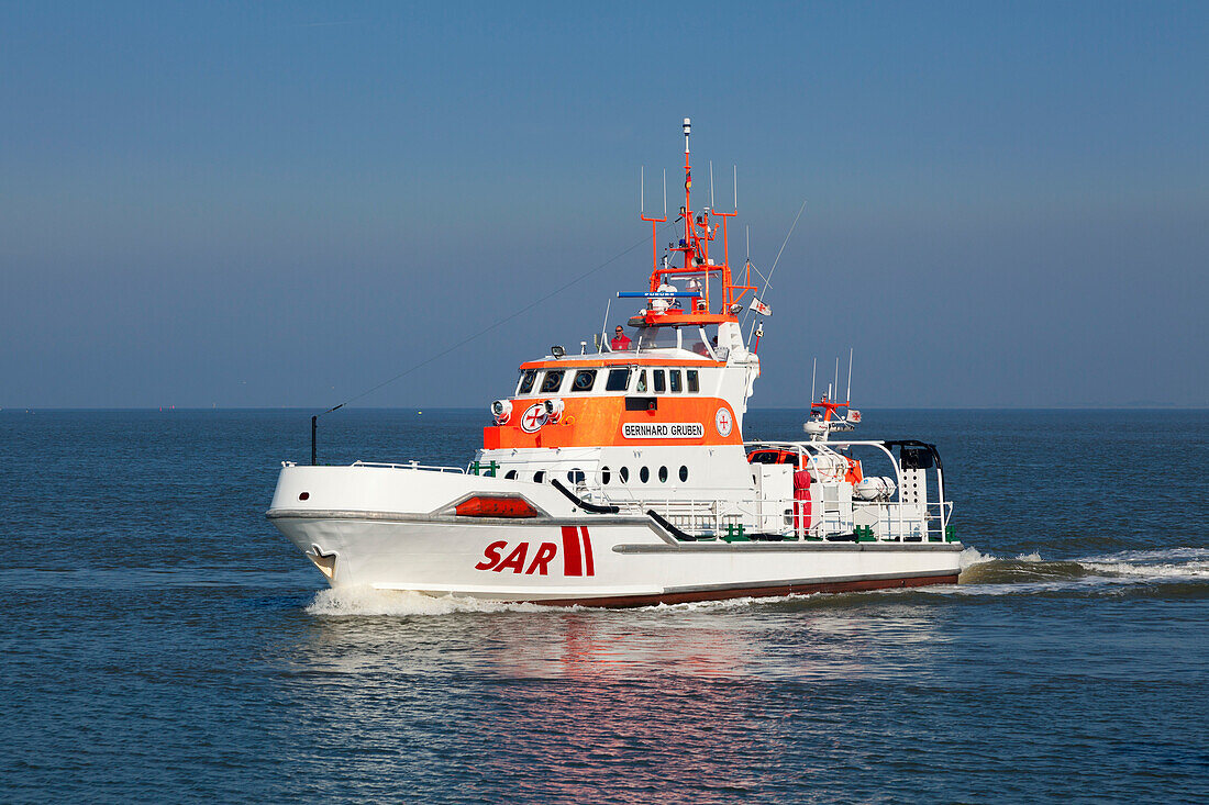 Lifeboat at the harbour entrance, Norderney, Ostfriesland, Lower Saxony, Germany