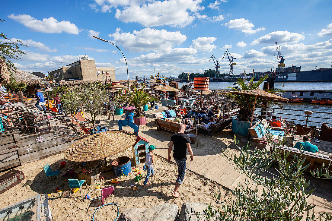 Gäste im Strandpauli, St. Pauli, Hamburg, Deutschland