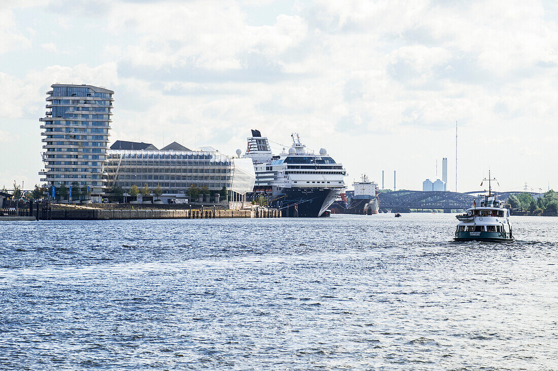 Blick auf Marco-Polo-Tower und Unilever-Haus, HafenCity, Hamburg, Deutschland