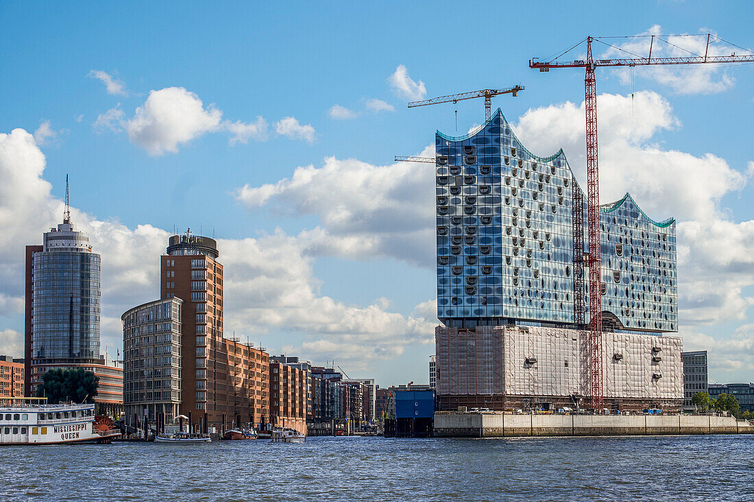 Elbphilharmonie und Kehrwiederspitze, Hamburg, Deutschland