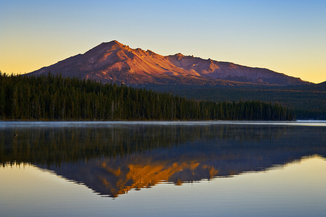 Oregon, Cascade Mountains, Summit Lake And Diamond Peak, Sunrise Light.