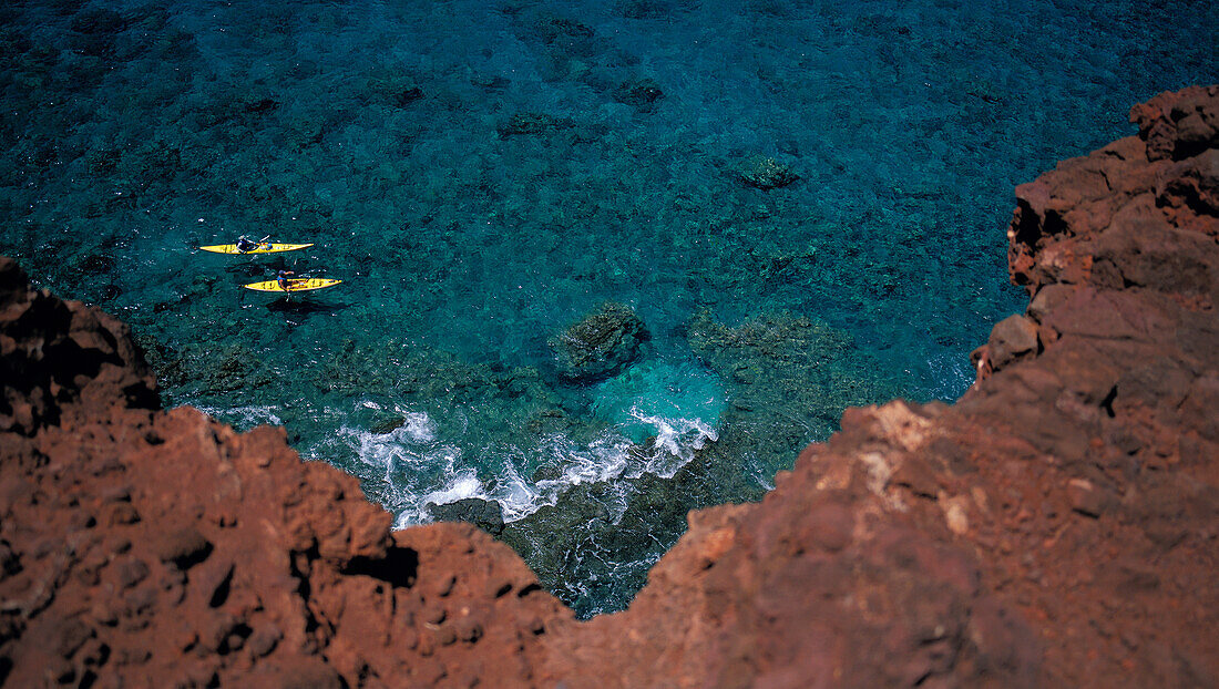 Hawaii, Lanai, View From Above Couple Kayak Near Sweetheart Rock Aka Pu'u Pehe Red Dirt Cliff Panoramic Widelux D1215