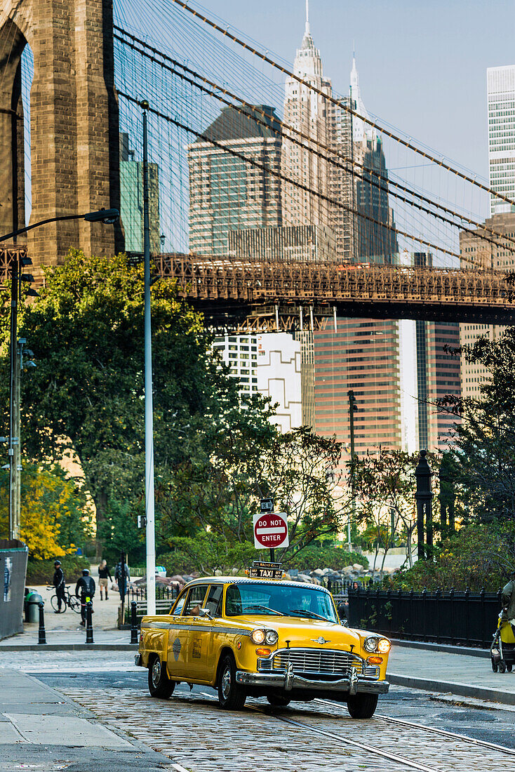 60er Jahre Checker Cab Taxi, Dumbo, Brooklyn, New York, USA