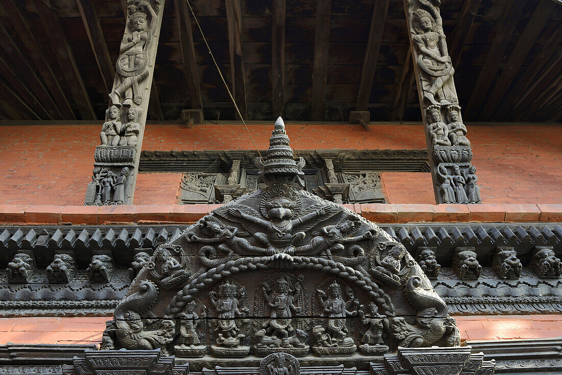India, Uttar Pradesh, Varanasi, Lalita Ghat, Nepali temple (also called Kathwala temple).