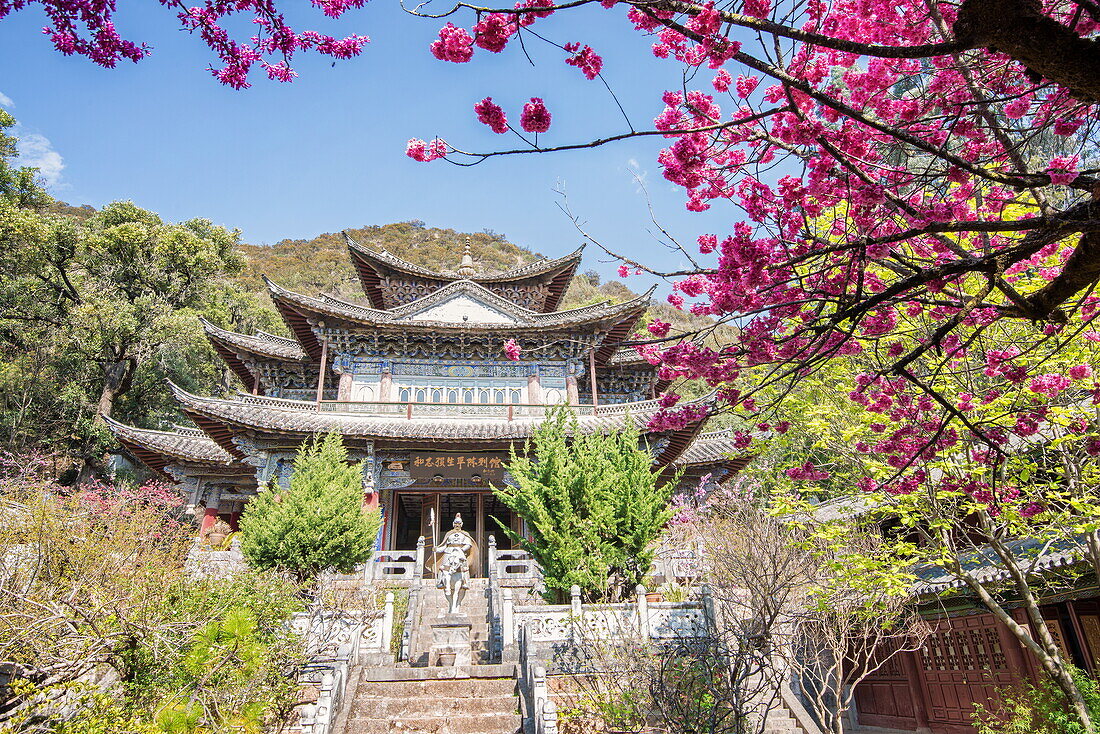 Fu Guo Temple, Five Phoenix Building (formerly Buddhist Cloud Building) in spring, Lijiang, Yunnan, China, Asia