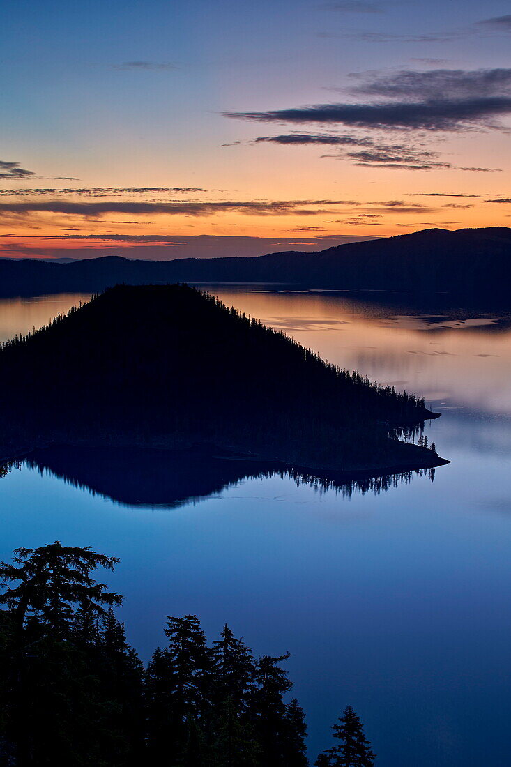 Crater Lake and Wizard Island at dawn, Crater Lake National Park, Oregon, United States of America, North America