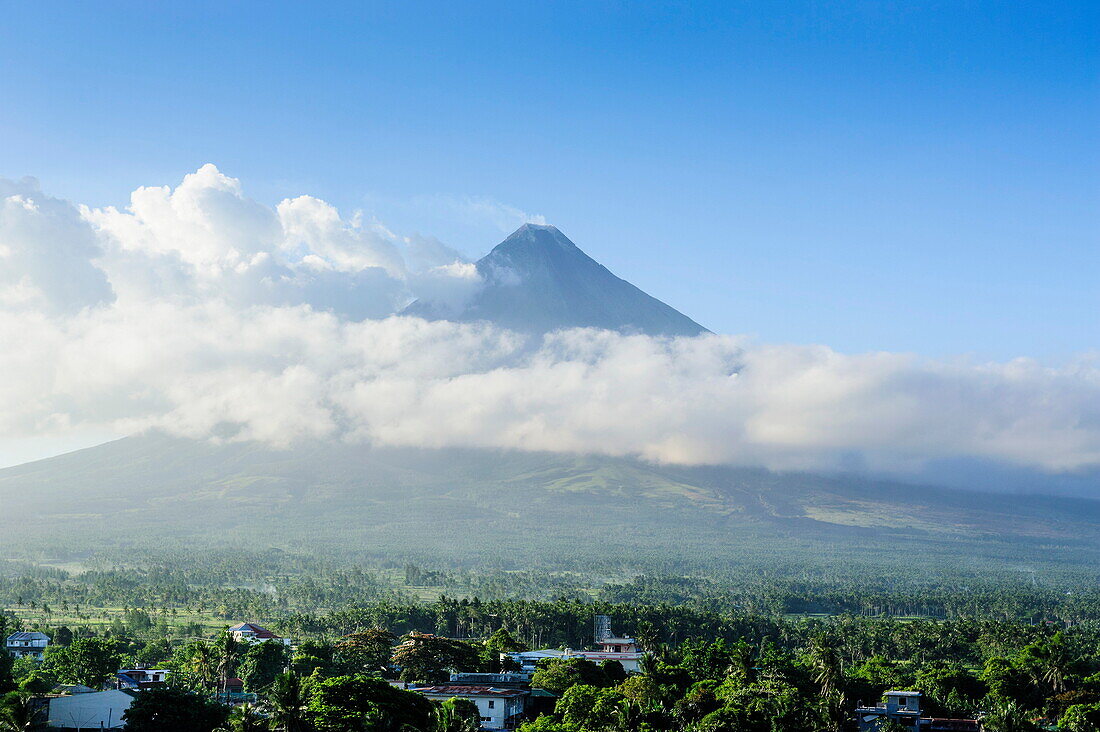 View from the Daraga church over volacano Mount Mayon, Legaspi, Southern Luzon, Philippines