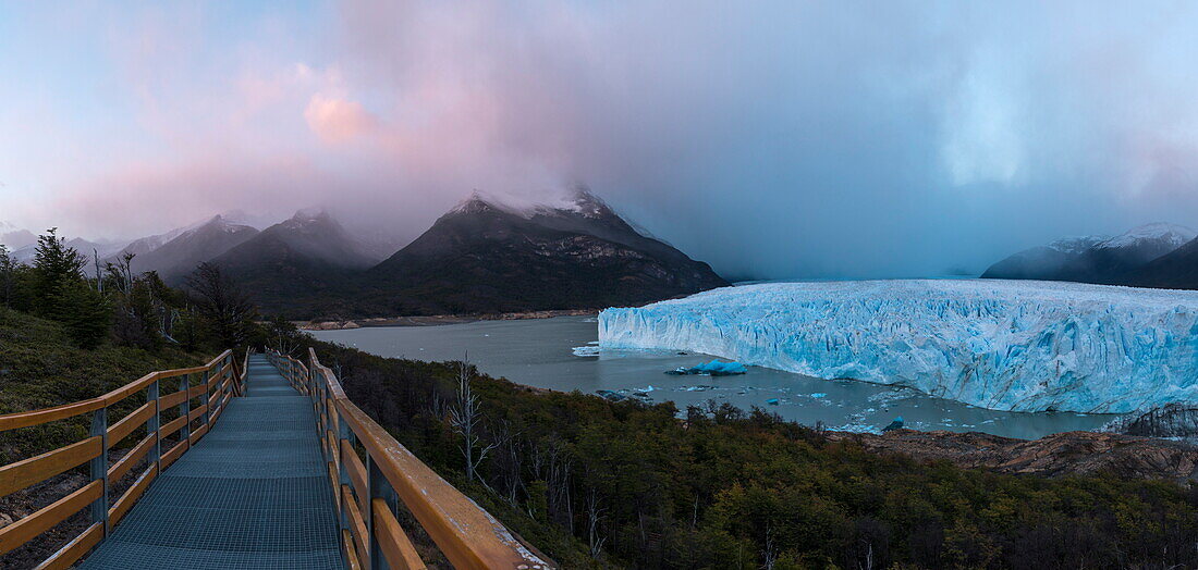 Perito Moreno Glacier at dawn, Los Glaciares National Park, UNESCO World Heritage Site, Patagonia, Argentina, South America