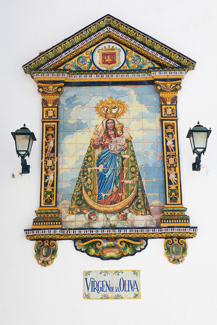 Heiligenbild der Jungfrau Maria aus Kacheln in Vejer de la Frontera, Costa de la Luz, Provinz Cádiz, Andalusien, Spanien, Europa