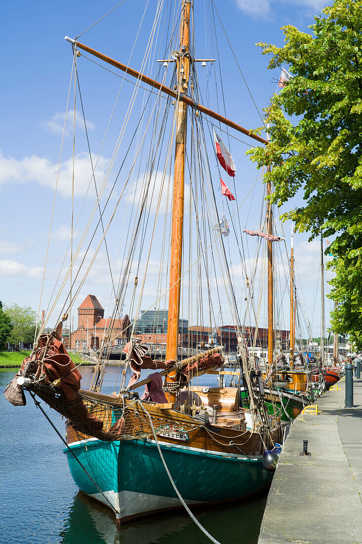 Traditionssegler an der Trave, Museumshafen, Lübeck, Schleswig-Holstein, Deutschland