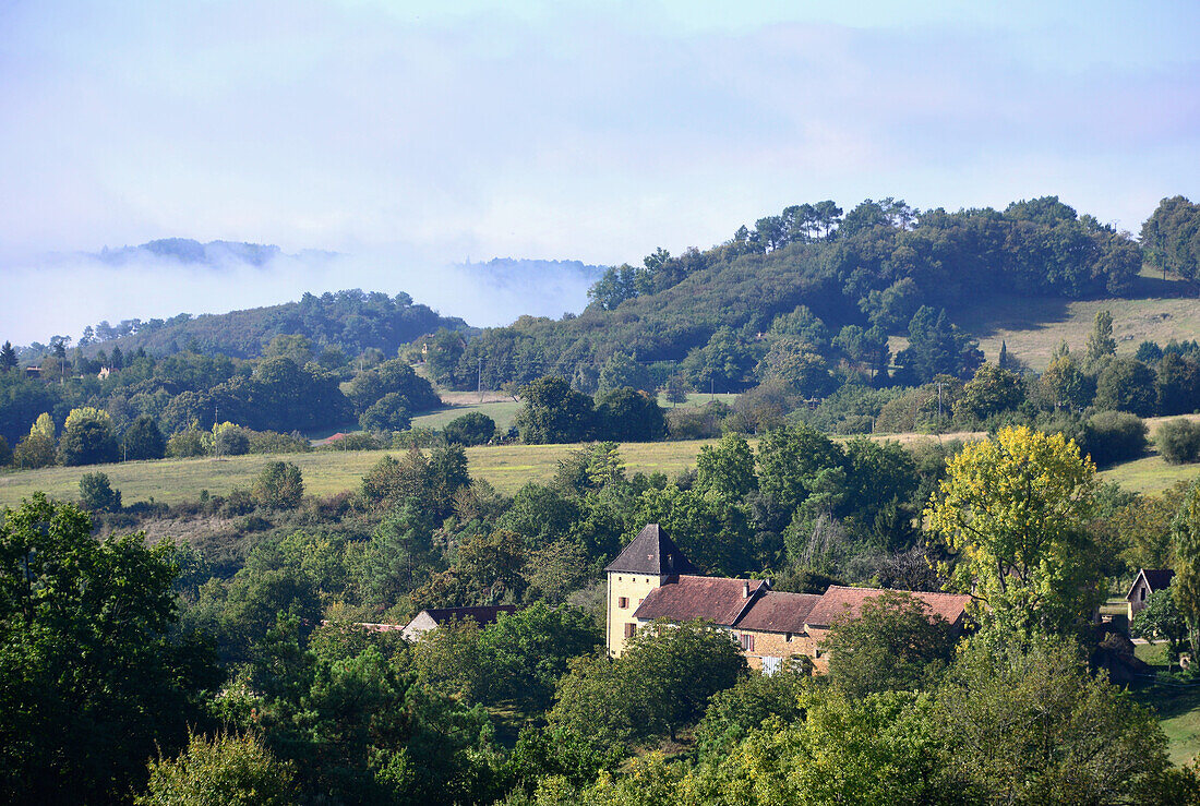 Landschaft bei Sarlat-la-Canéda, Périgord, Dordogne, Aquitaine, West-Frankreich, Frankreich