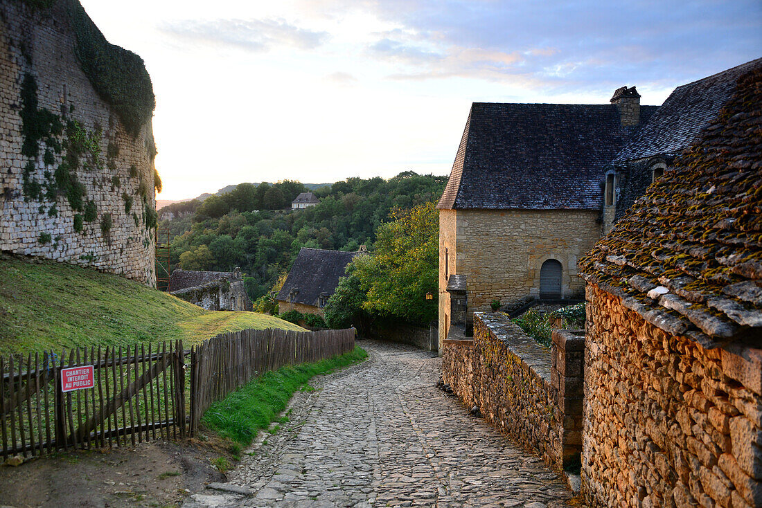 In Beynac-et-Cazenac im Tal der Dordogne, Périgord, Dordogne, Aquitaine, West-Frankreich, Frankreich