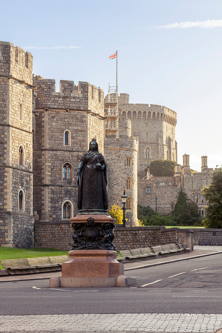 Windsor Castle and statue of Queen Victoria at sunrise, Windsor, Berkshire, England, United Kingdom, Europe