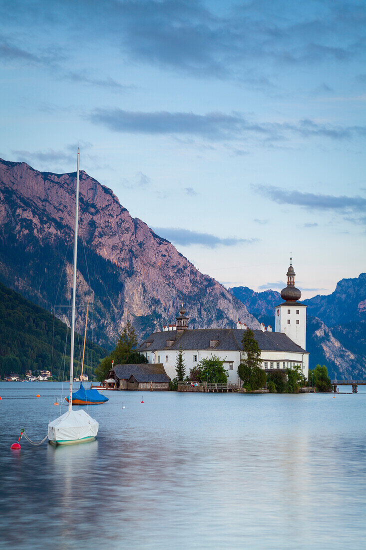 Picturesque Schloss Ort, Lake Traunsee, Gmunden, Salzkammergut, Upper Austria, Austria, Europe