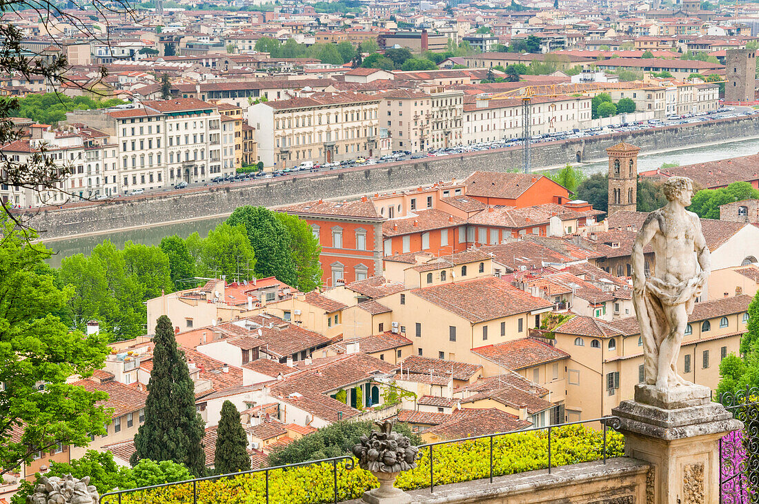 View of city center of Florence and River Arno, Florence (Firenze), UNESCO World Heritage Site, Tuscany, Italy, Europe