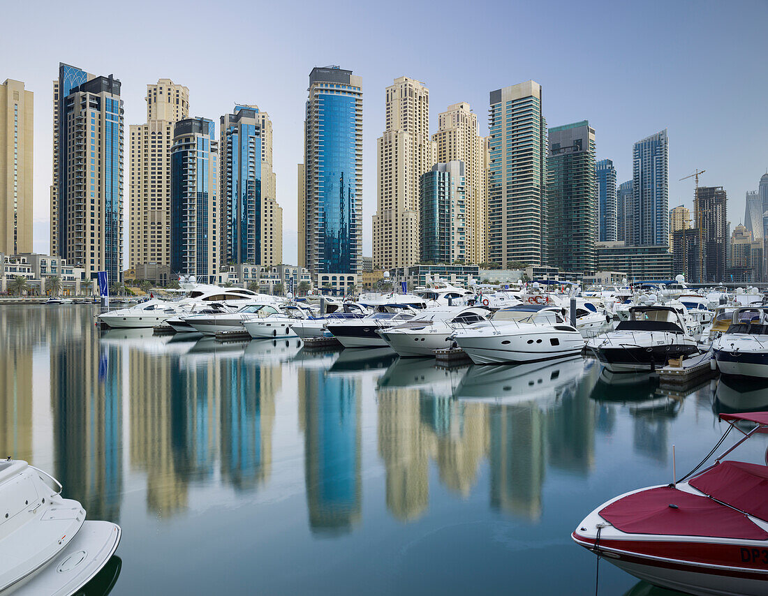 Yachts in the harbour at Dubai Marina, Skyscrapers, Dubai, Unites Arab Emirates, UAE