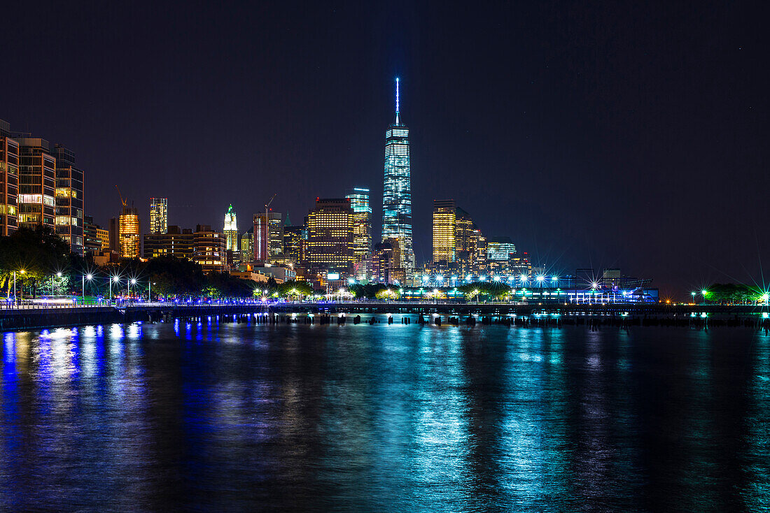 skyline Downtown Manhattan at night, Manhattan, New York, USA