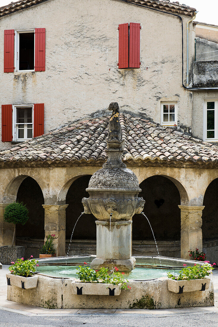 Mollans-sur-Ouveze, Departement Drome, Region Rhones-Alpes, Provence, France