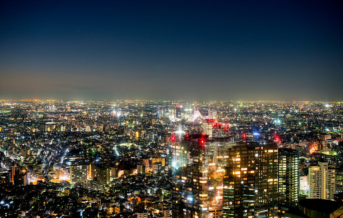 Tokio im Januar bei Nacht, Tokio, Japan