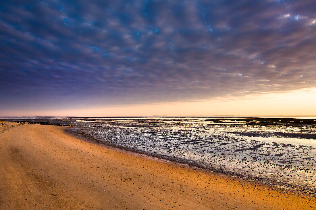 Sunrise over the wadden sea, Amrum Island, North Frisian Islands, Schleswig-Holstein, Germany