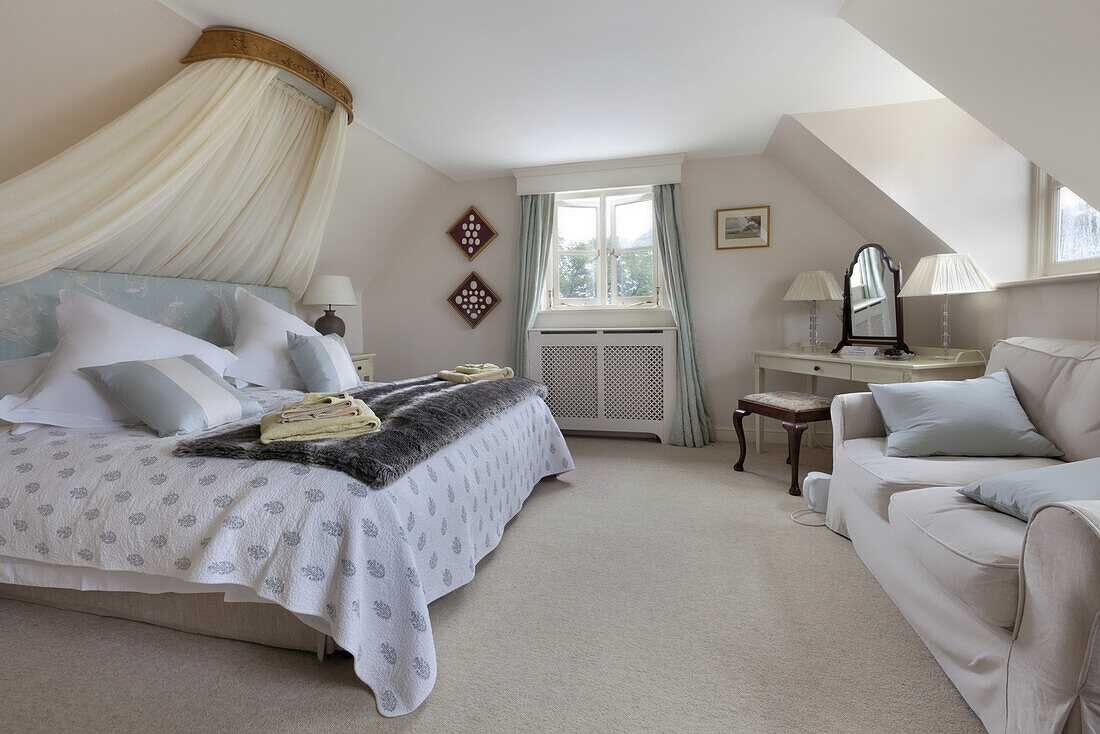 Bed & Breakfast, Rockwood, Newbury, West Berkshire, England, United Kingdom