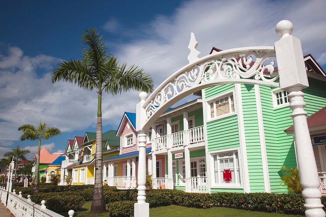 Dominican Republic, Samana Peninsula, Samana, tourist village on the Malecon, Avenida la Marina