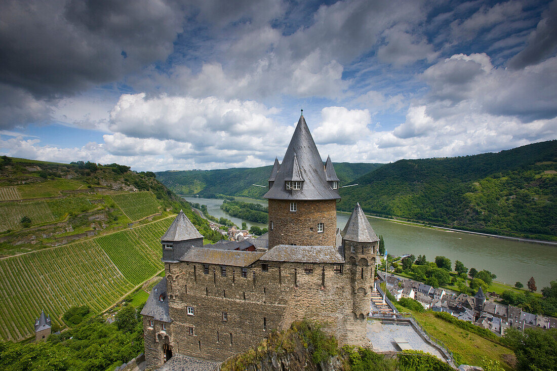 Bacharach, castle, Strahleck, Germany, Rhineland_Palatinate, town, city, castle, vineyard, river, flow, Rhine, clouds