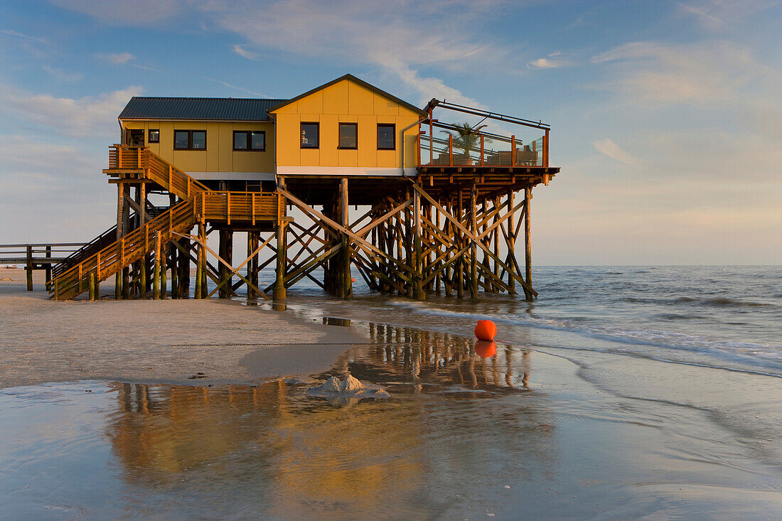 Saint Peter_Ording, Germany, Schleswig _ Holstein, North Sea, coast, sand beach, beach house, restaurant, evening mood, buoy