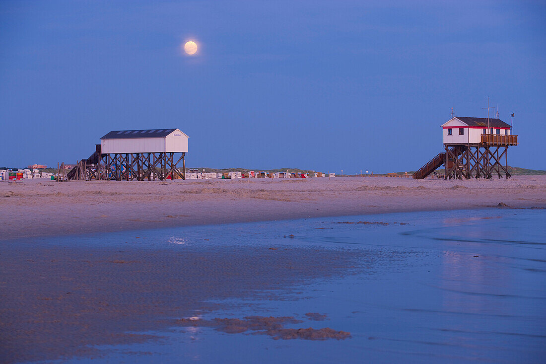 Saint Peter_Ording, Germany, Schleswig _ Holstein, North Sea, coast, sand beach, beach houses, evening mood, full moon