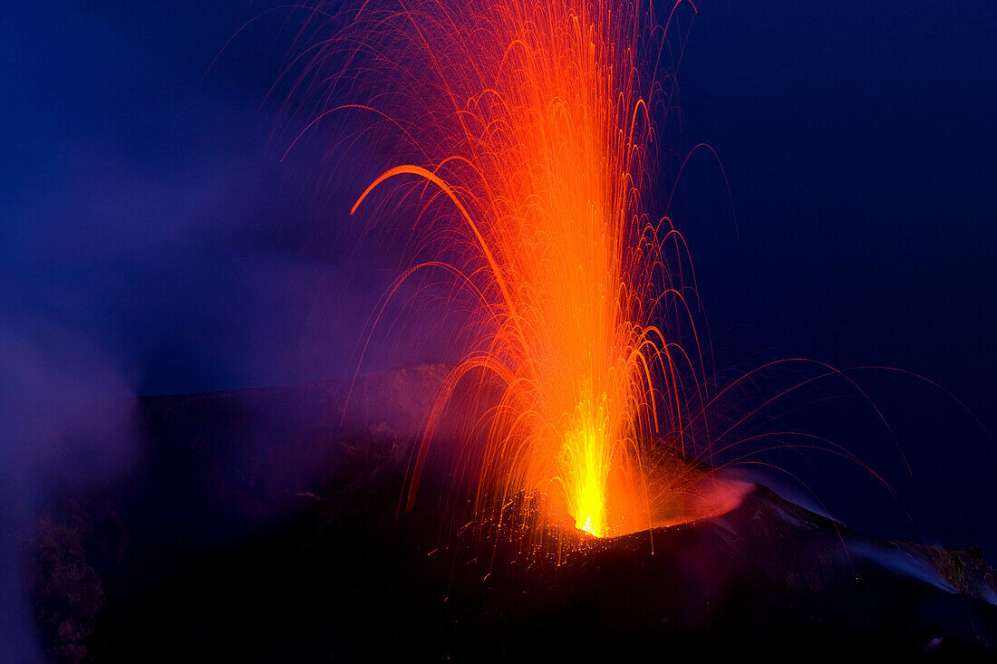 Stromboli, Italy, Europe, Lipari Islands, island, isle, volcano, crater, volcano eruption, eruption, lava, glowing, heat, daybreak, smoke