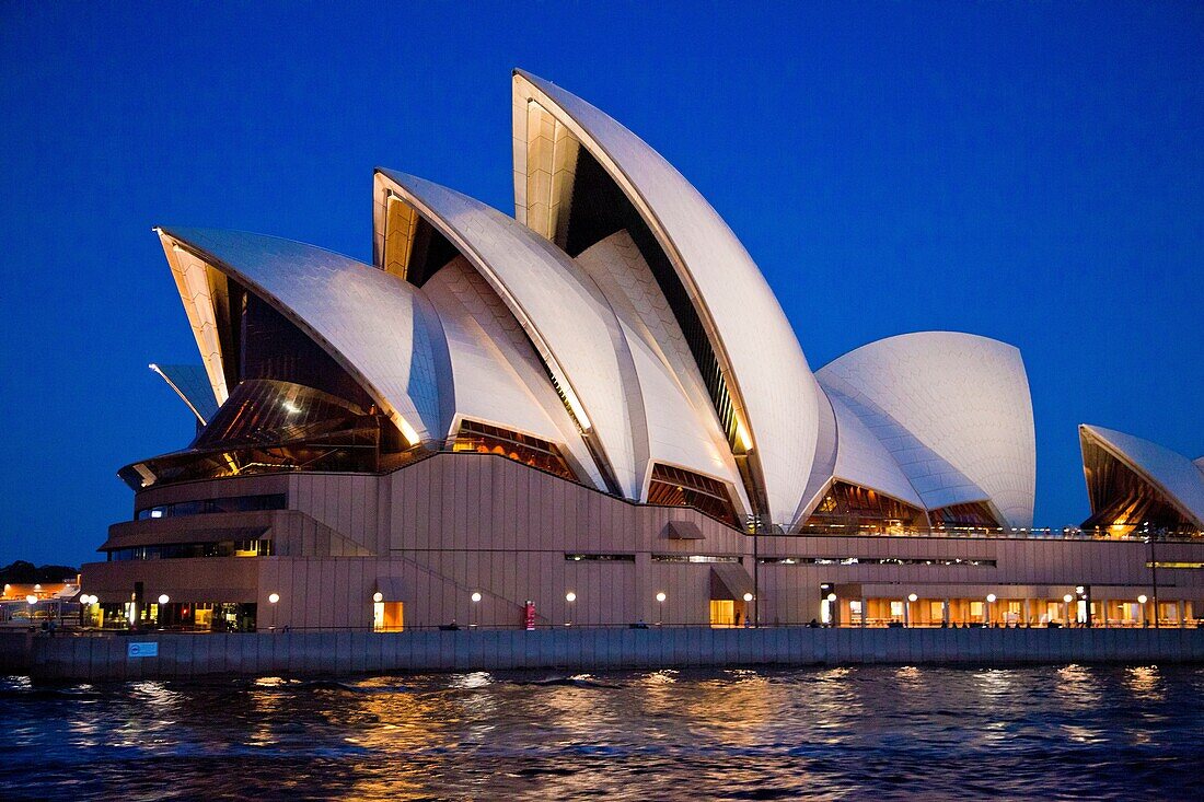 Sydney opera house at dusk, Sydney, NSW, Australia