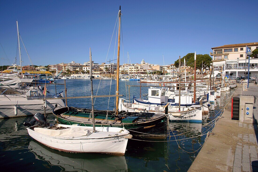 Hafen von Cala Ratjada, Mallorca, Balearische Inseln, Spanien