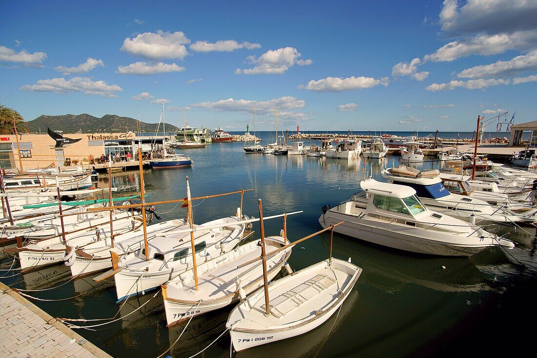 Puerto de Cala Bona Mallorca Spanien Balearische Inseln Llevant