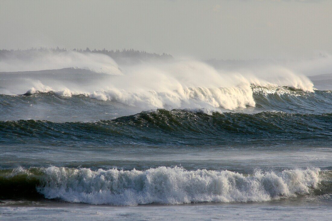 huge waves from a hurricane in the atlantic ocean
