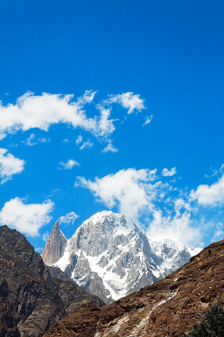 Pakistan - Karakorum - Hunza Valley - Hunza Peak and Ladys Finger Peak