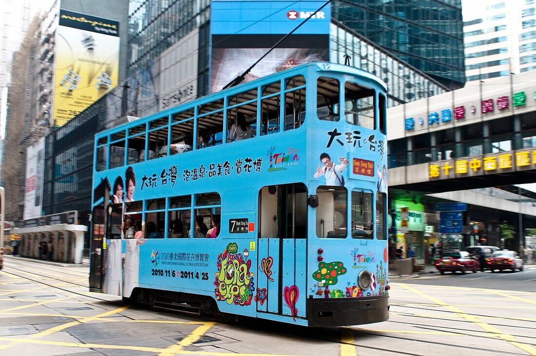 Tram, Des Voeux Road Central, Hong Kong Island, China